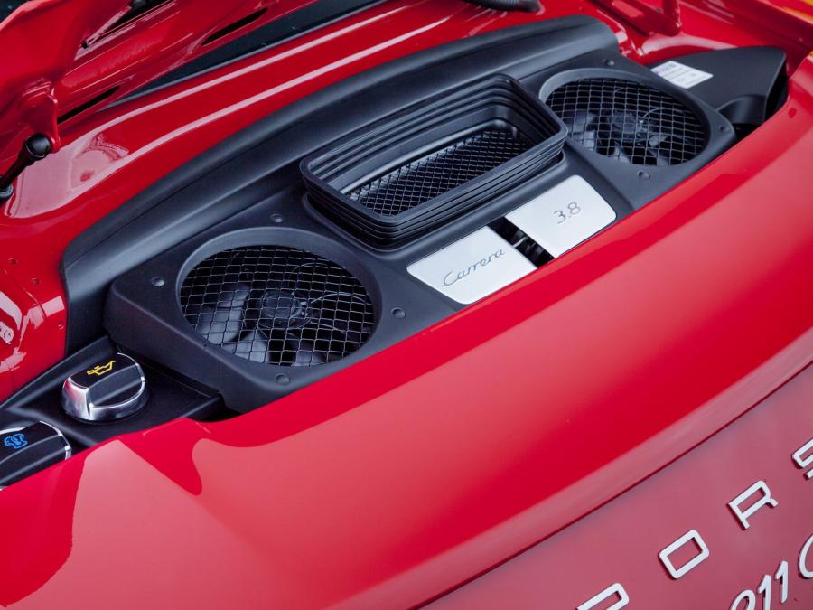  Porsche 911 Carrera S 2012 года  (UK) (фото 5 из 24)